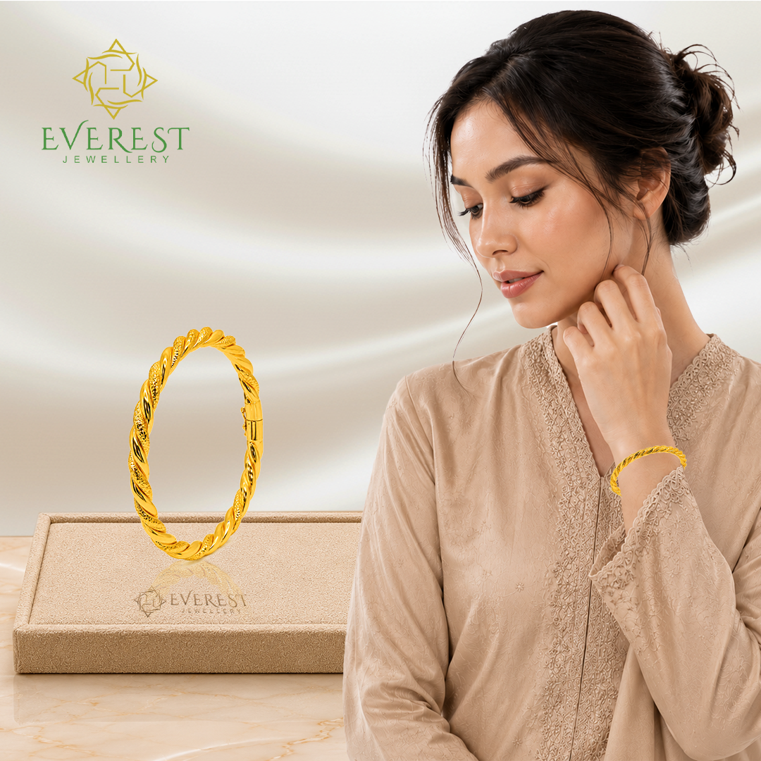 916  Yellow Gold 20gm Hollow Rope Bangle