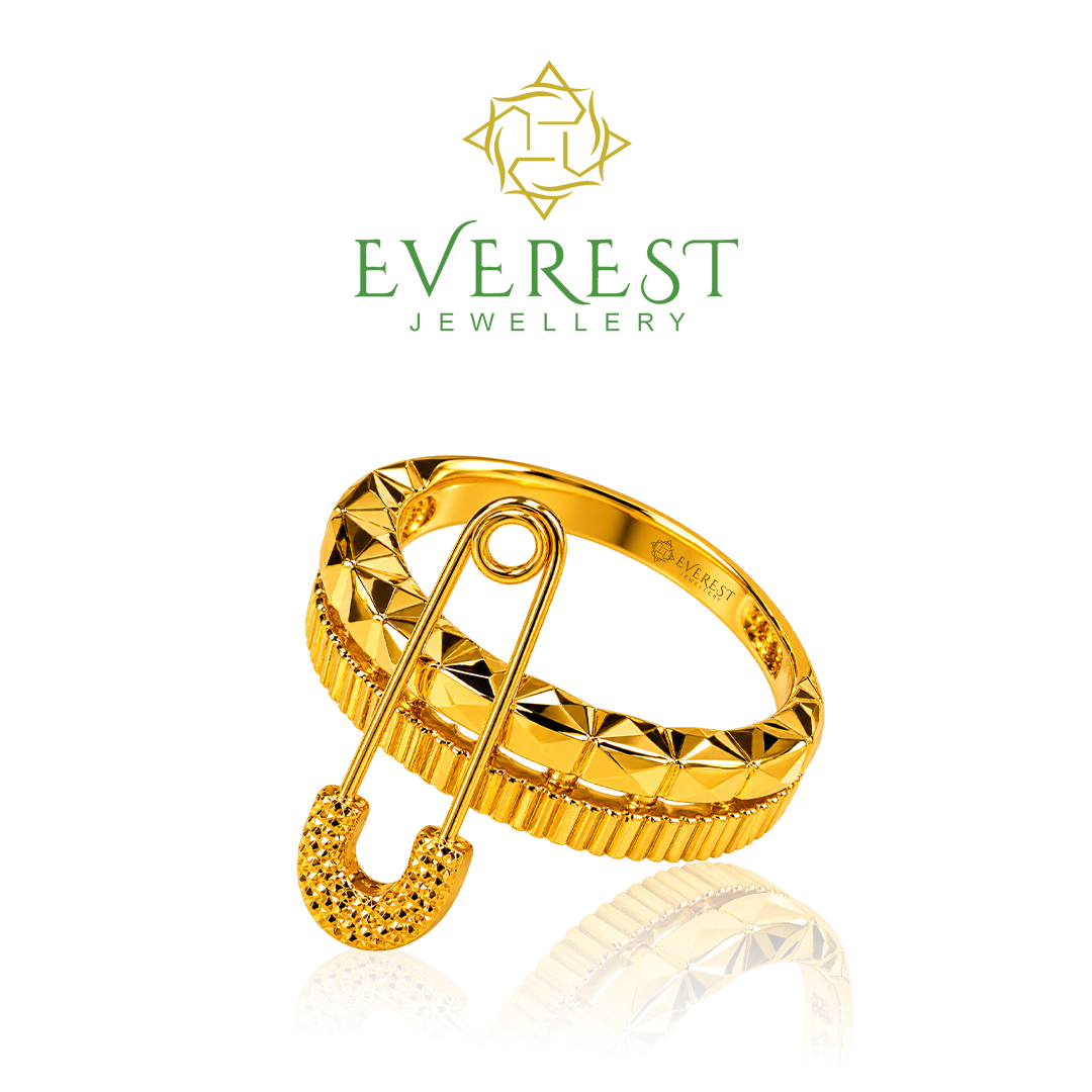 916 Yellow Gold 1C Safety Pin Charm Ring