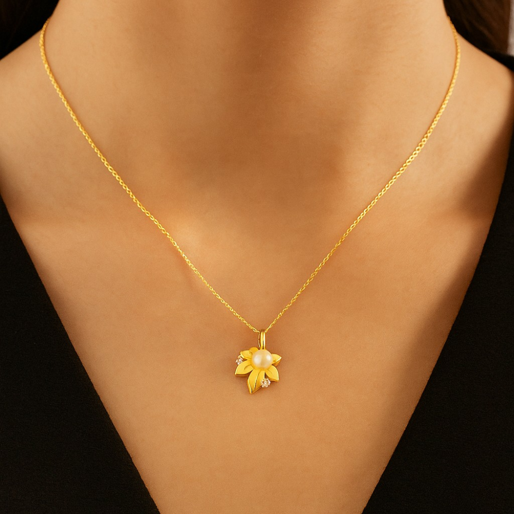 The Mistletoe Kiss: A Pendant of Love and Elegance